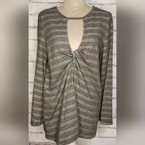 Weekend Suzanne Betro, Black & gray long sleeve top with cleavage, size XL